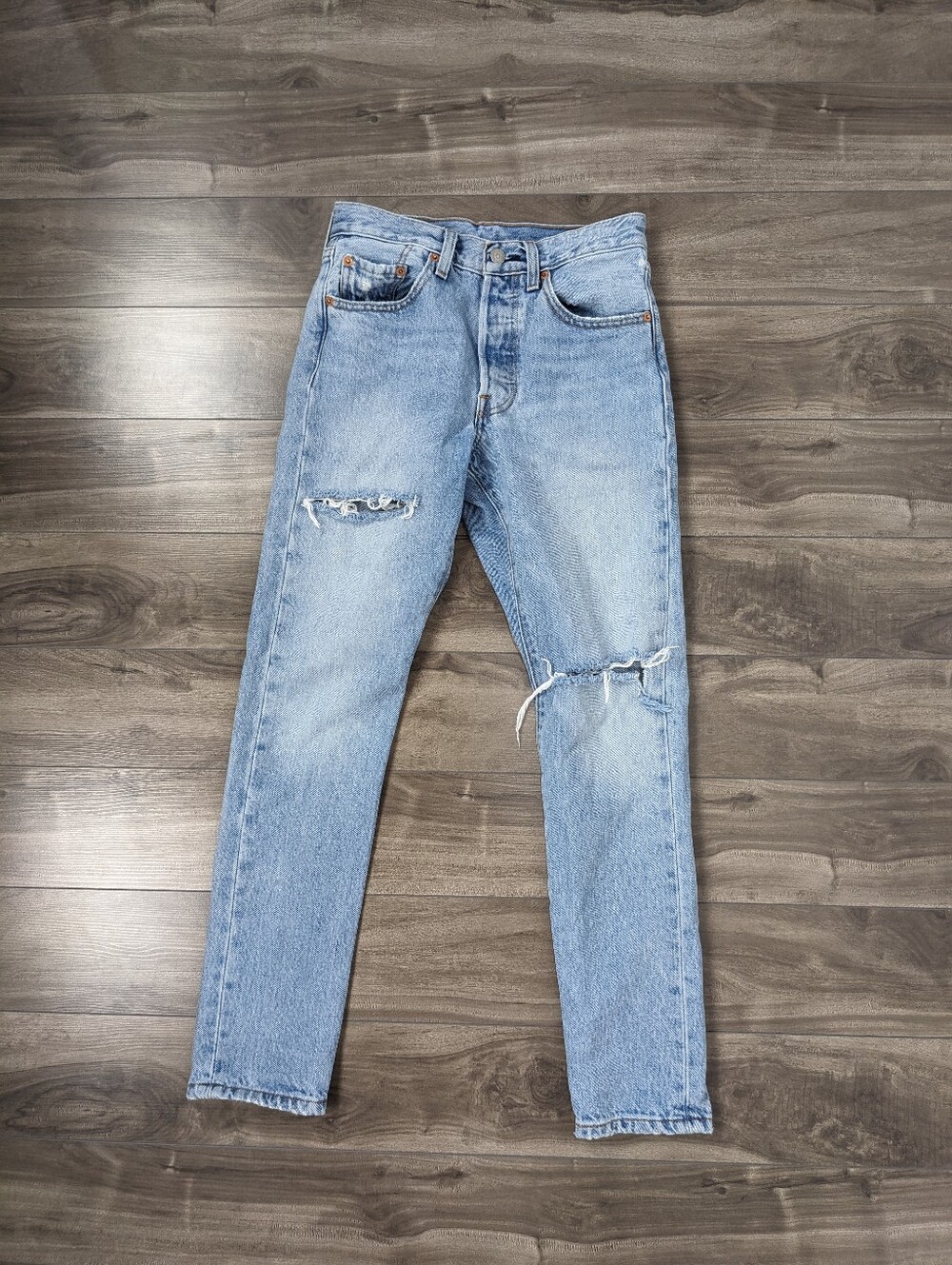 Levis Women's Jeans 501 Skinny Light Wash Distressed Size 24 100% cotton
